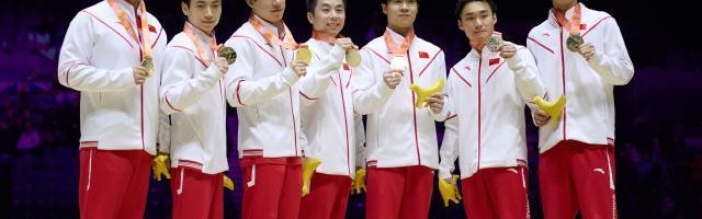 腾讯体育快讯频道-中国体操男队重返世界之巅 张博恒展现领军人气质