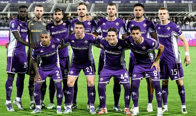 热点更新-佛罗伦萨全城向罗科·科米索致敬：瓦诺利及领导层前排出席